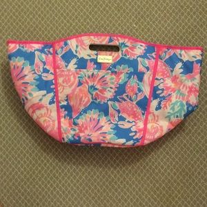 Beautiful Lilly Pulitzer beverage bag